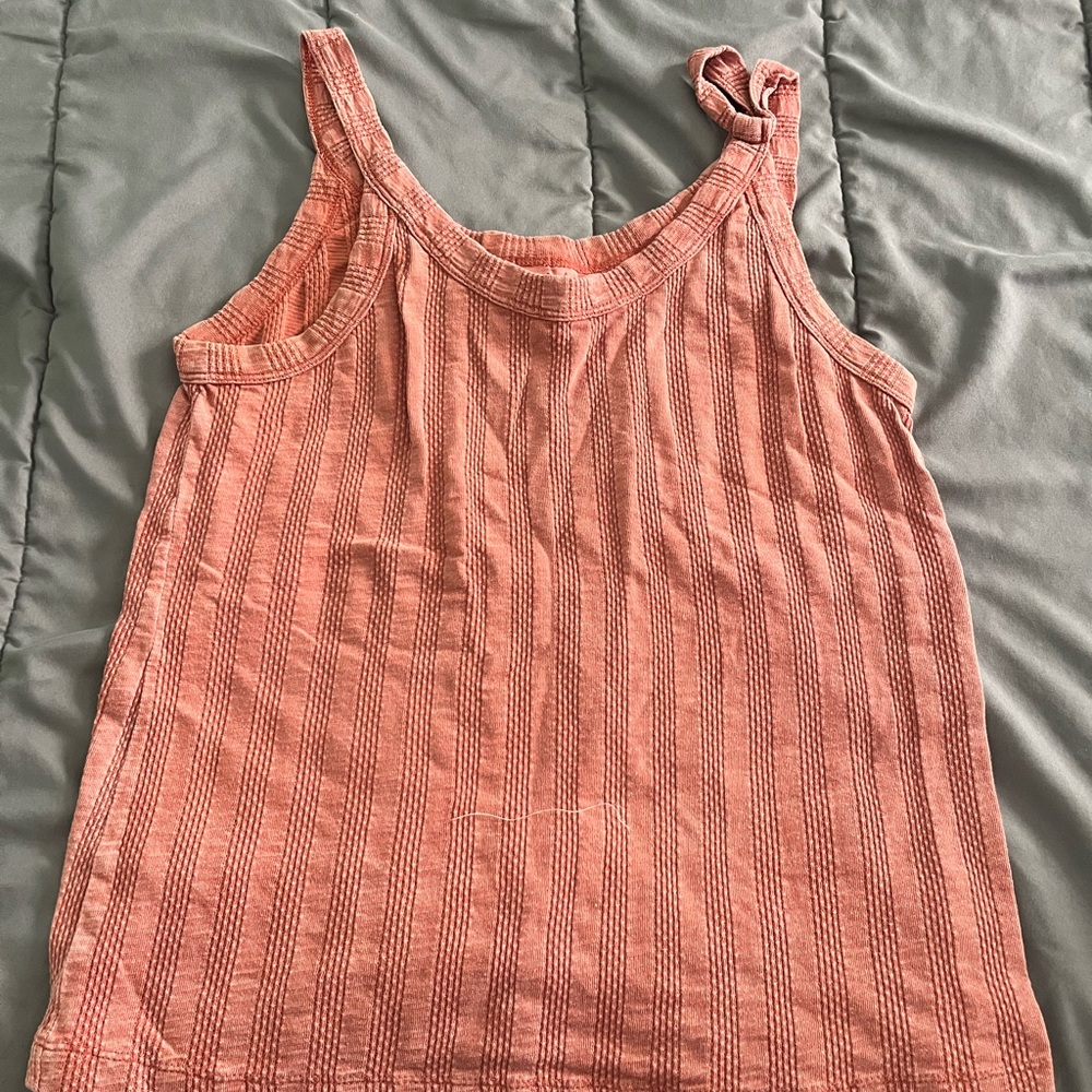 Universal threads top